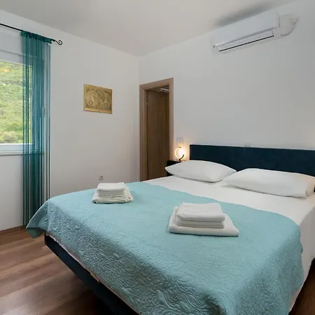 Apartment Roza Prozura